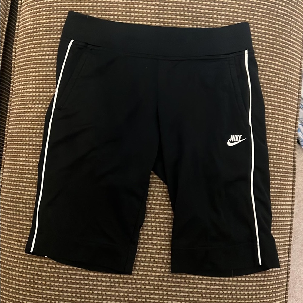 EUC Nike athletic shorts black size small